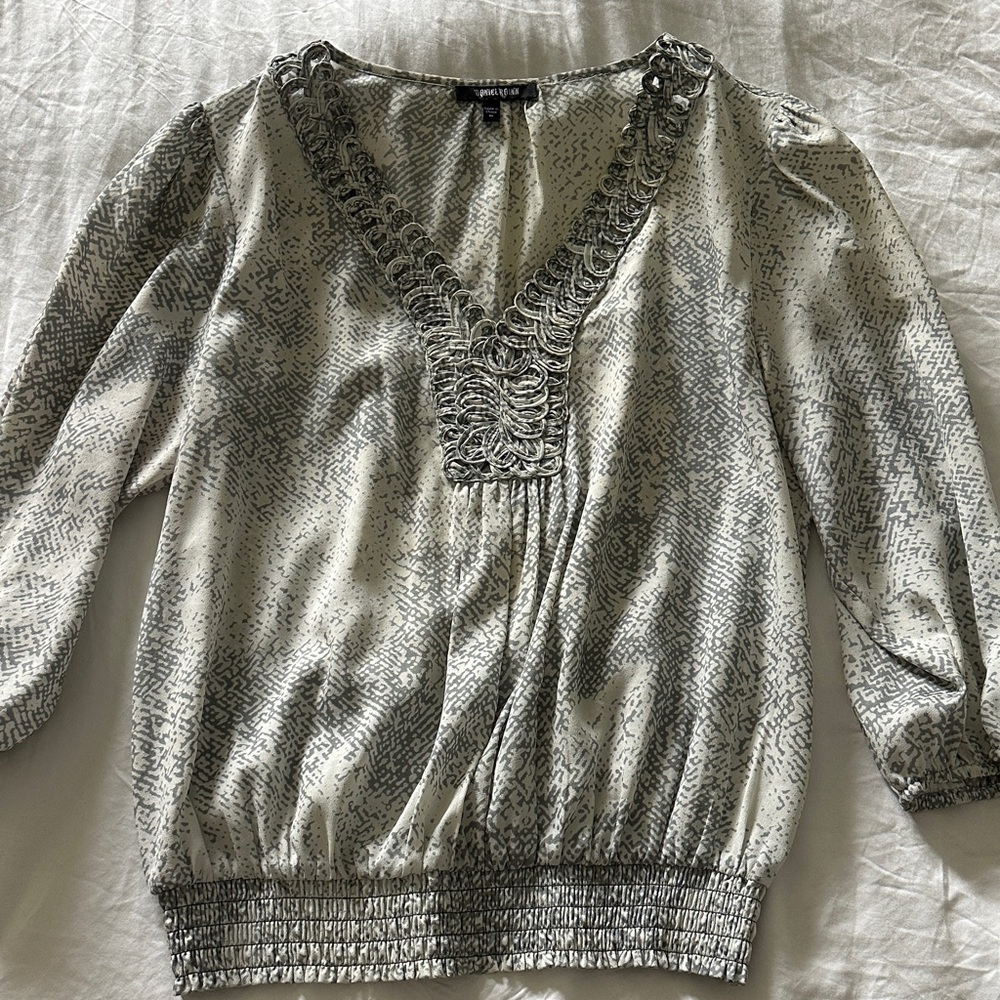 Daniel Rainn Cream and Gray Blouse